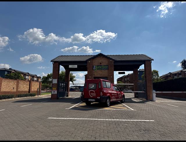 2 BEDROOM APARTMENT FOR SALE IN HEUWELOORD